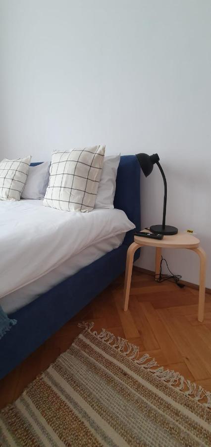 בראשוב The Pines Serviced Apartments מראה חיצוני תמונה