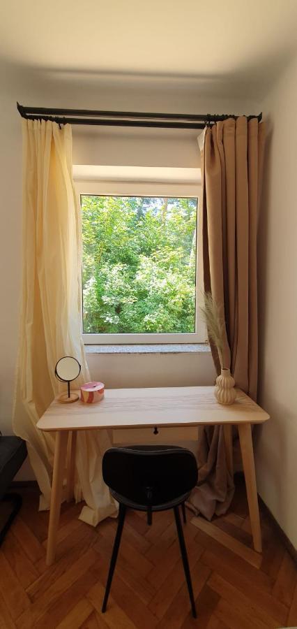 בראשוב The Pines Serviced Apartments מראה חיצוני תמונה