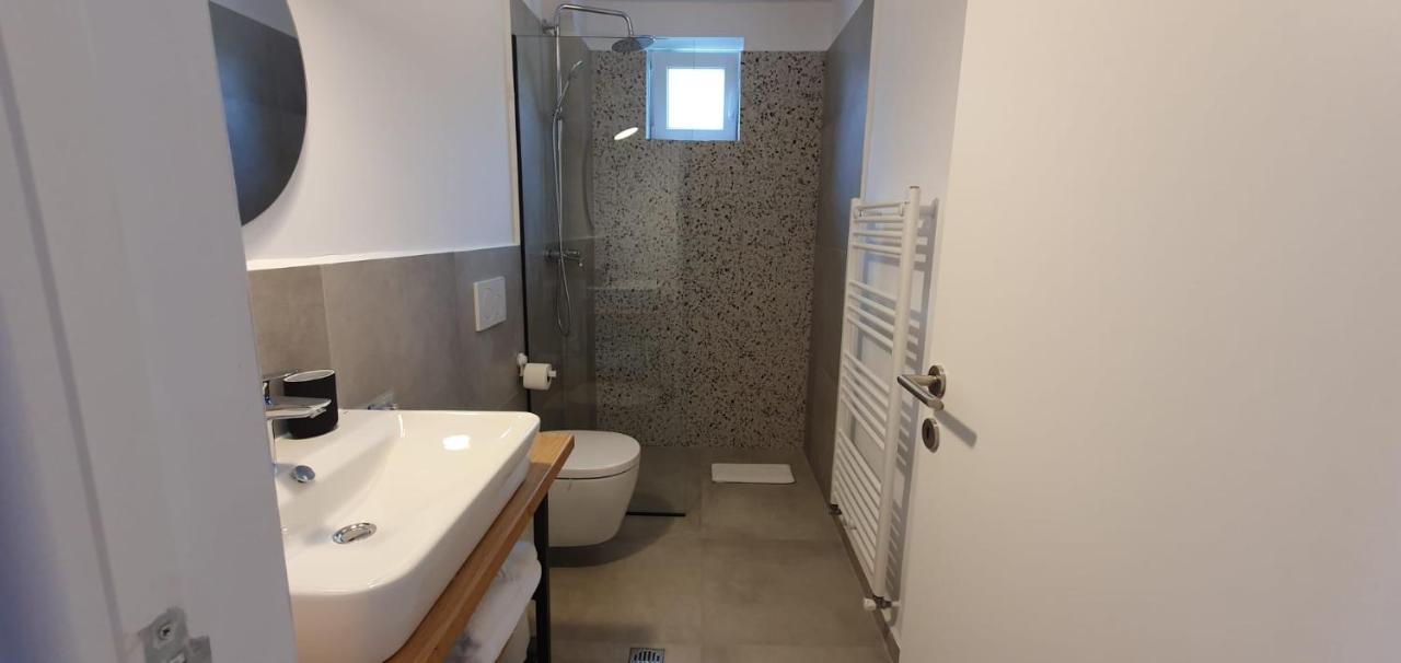 בראשוב The Pines Serviced Apartments מראה חיצוני תמונה