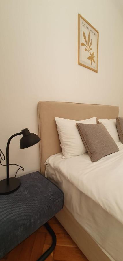 בראשוב The Pines Serviced Apartments מראה חיצוני תמונה