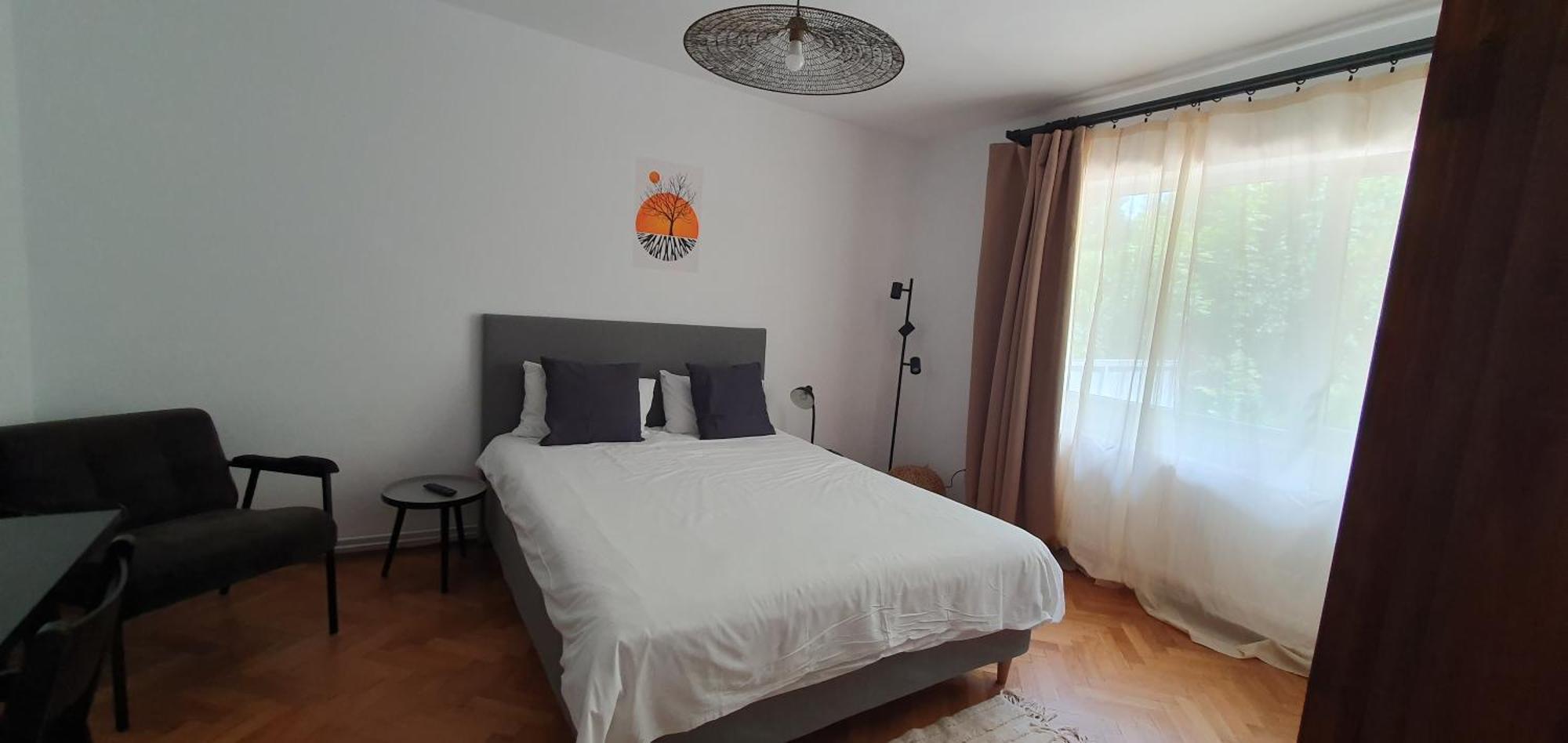 בראשוב The Pines Serviced Apartments מראה חיצוני תמונה