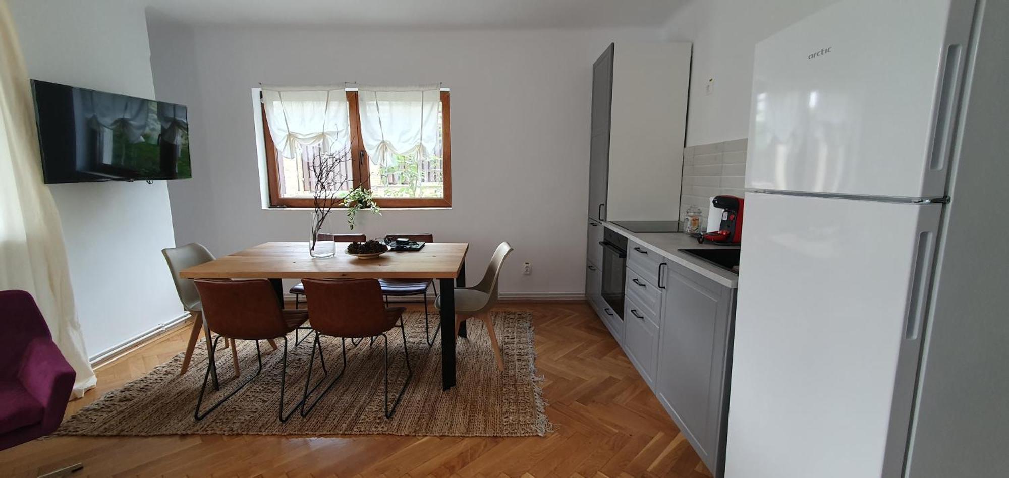 בראשוב The Pines Serviced Apartments מראה חיצוני תמונה