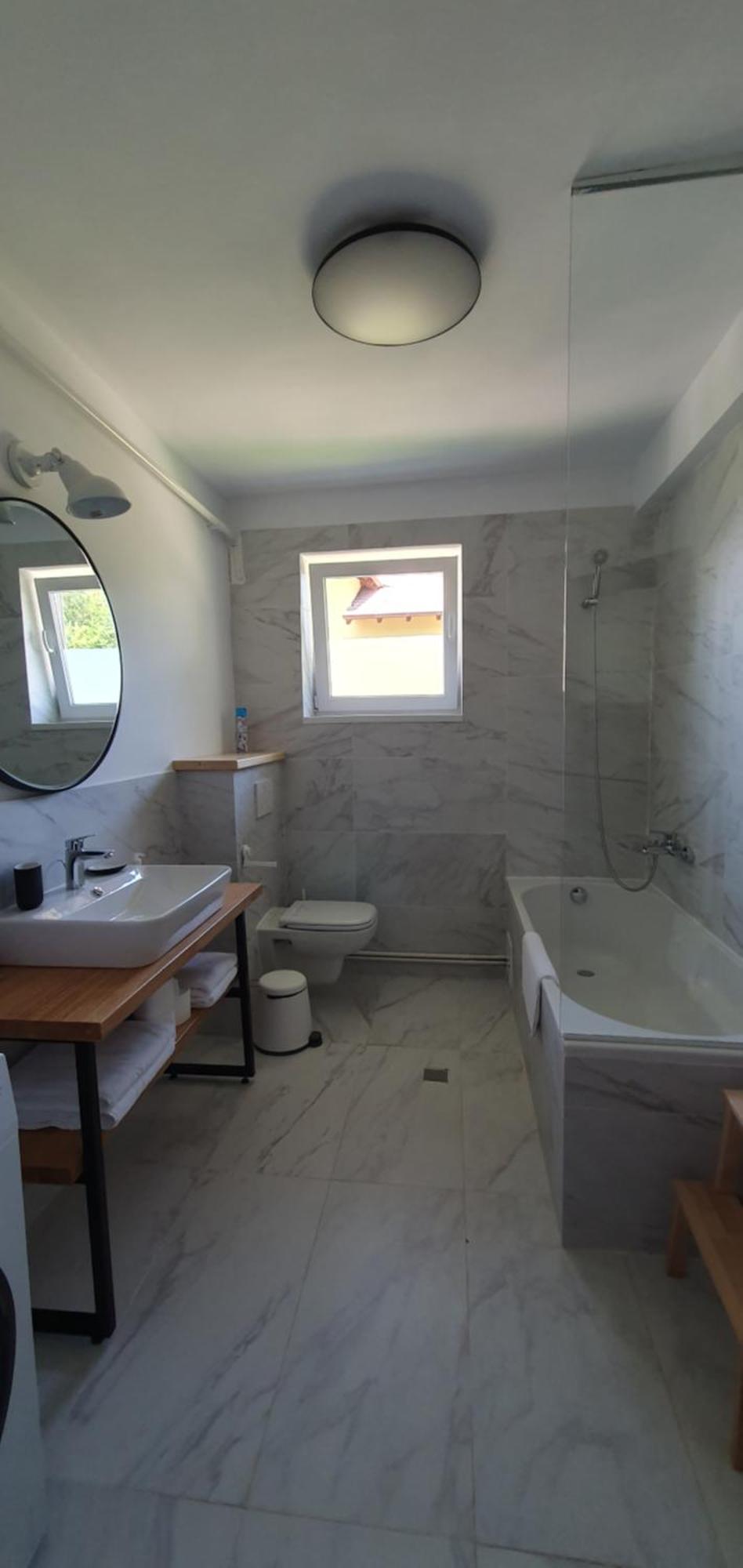 בראשוב The Pines Serviced Apartments מראה חיצוני תמונה