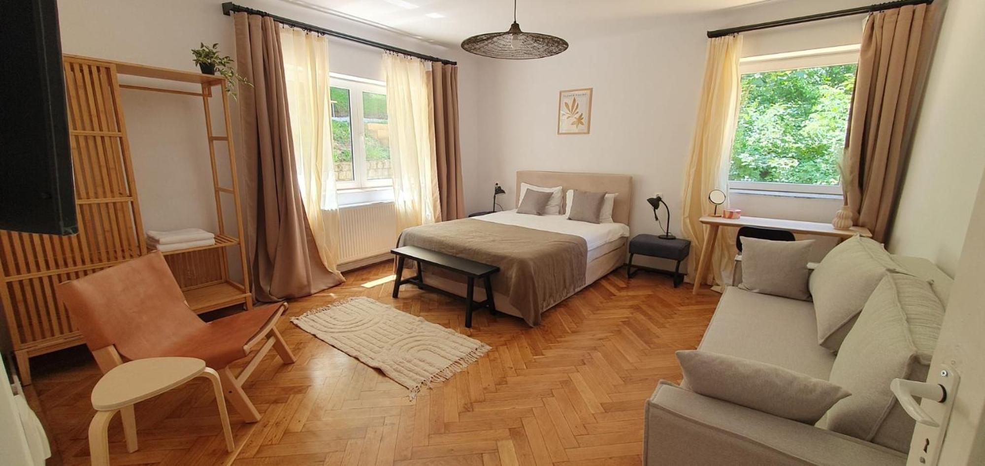 בראשוב The Pines Serviced Apartments מראה חיצוני תמונה
